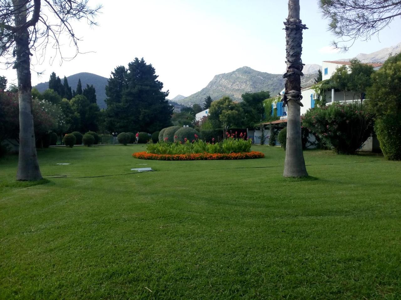 Apartamento Red Lux Budva Exterior foto